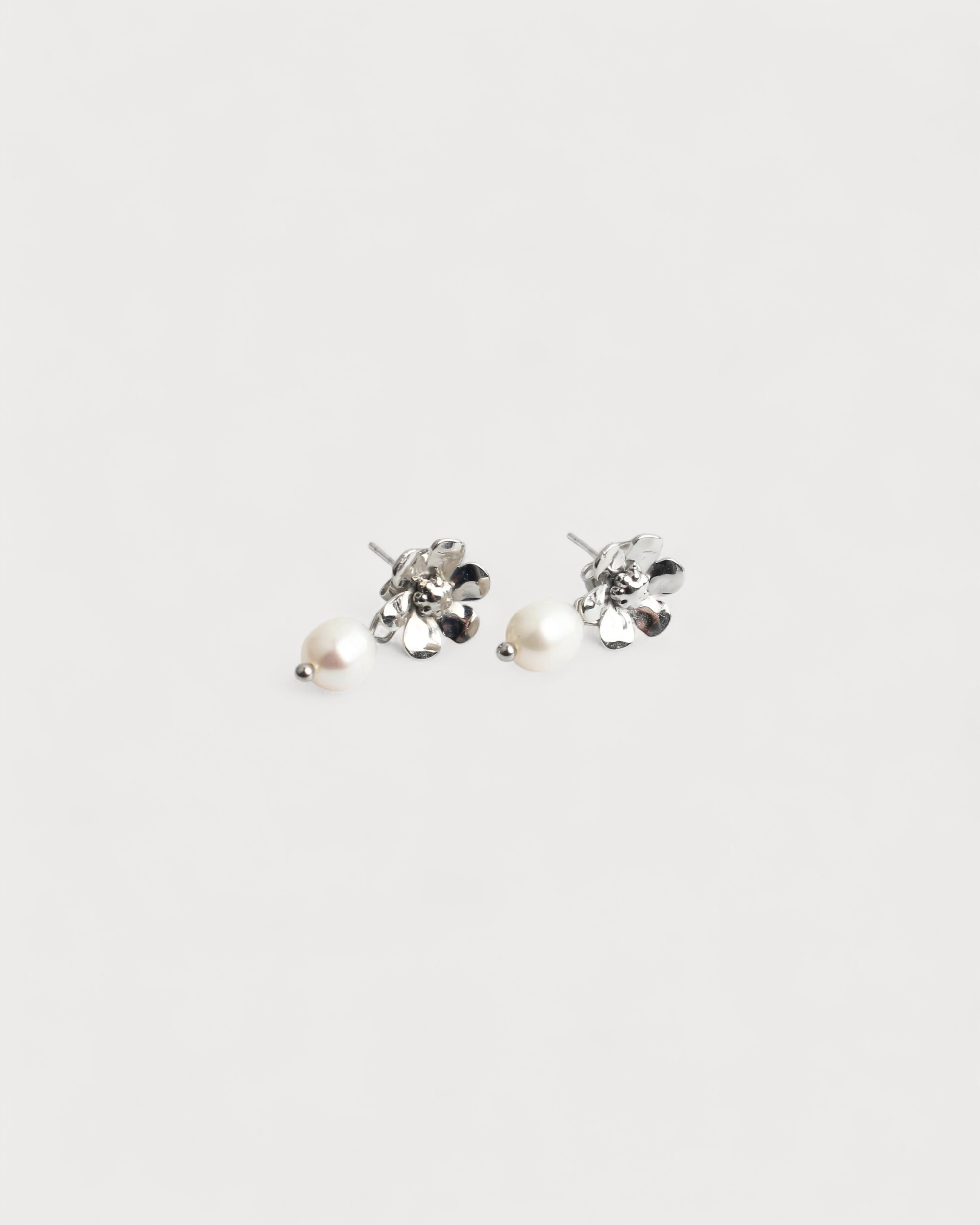 Pearl & Daisy - Ohrstecker - Ohrringe - Edelstahl