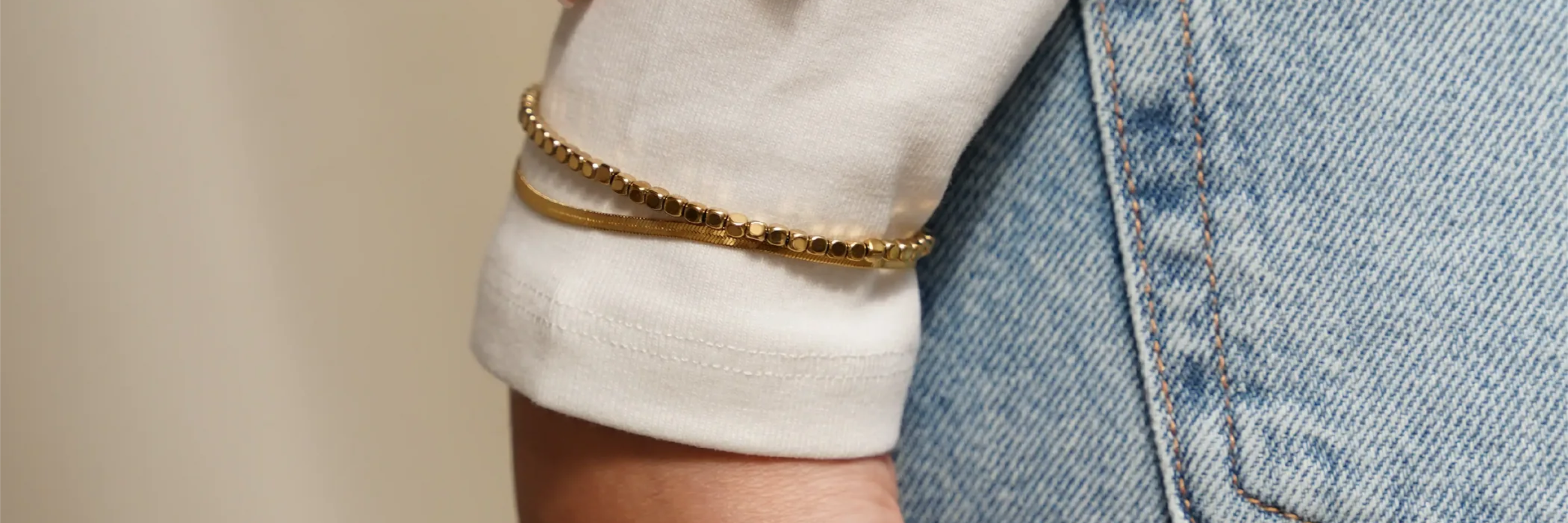 Ontdek de minimalistische armbanden van Notbranded, stainless steel goudkleurig en zilverkleurig