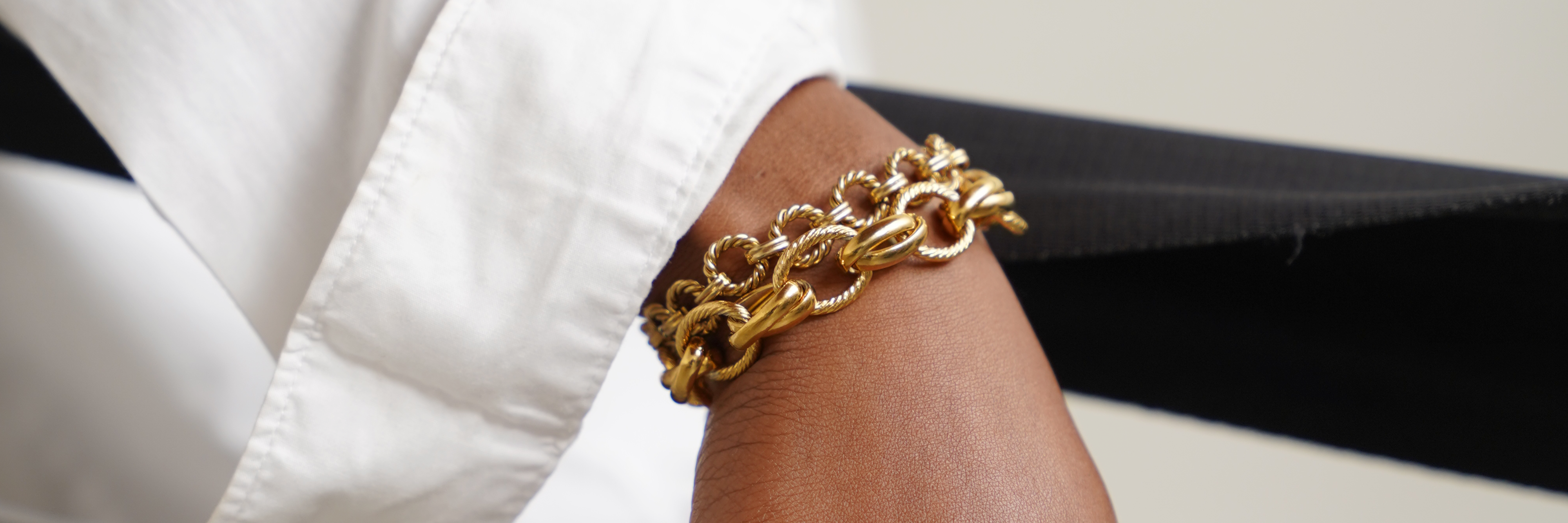 Ontdek de statement armbanden van Notbranded, stainless steel goudkleurig en zilverkleurig