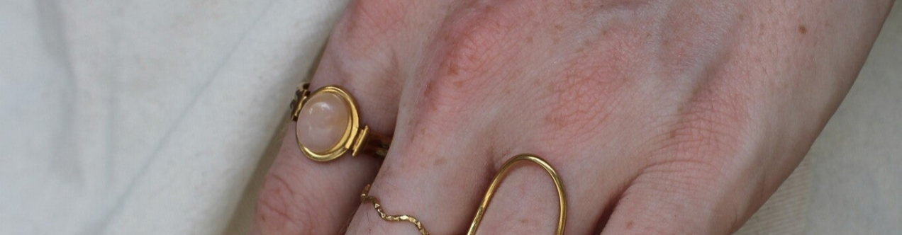 Ring met roze steen