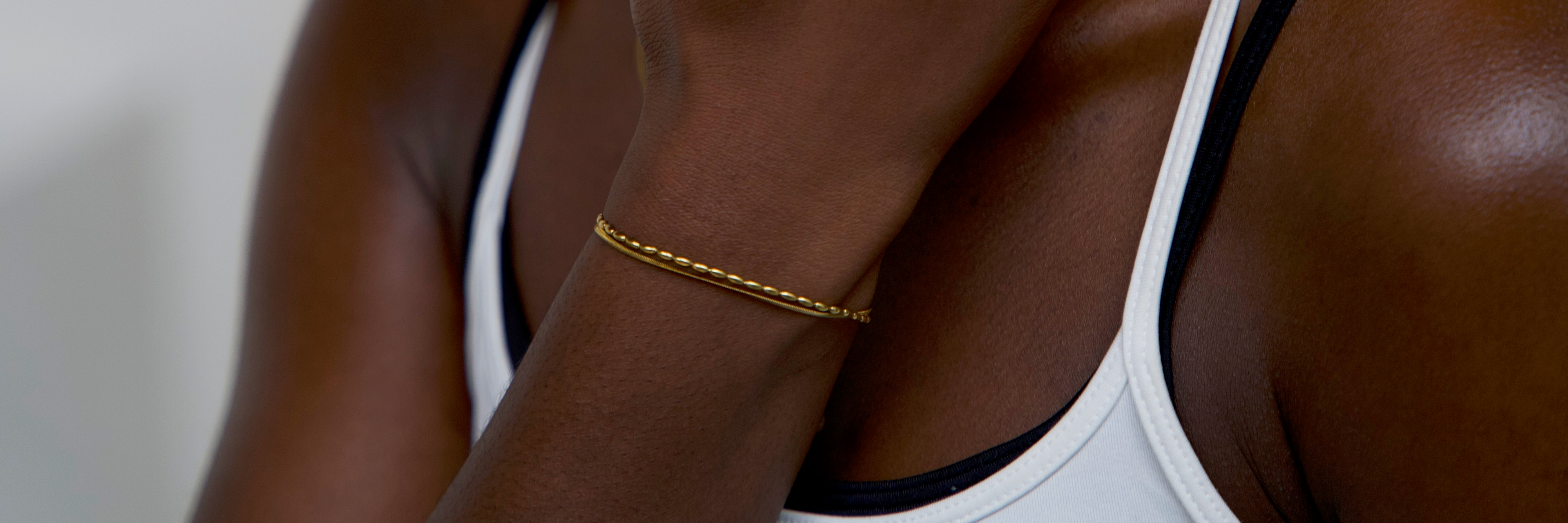 Ontdek de dubbele armbanden van Notbranded, stainless steel goudkleurig en zilverkleurig