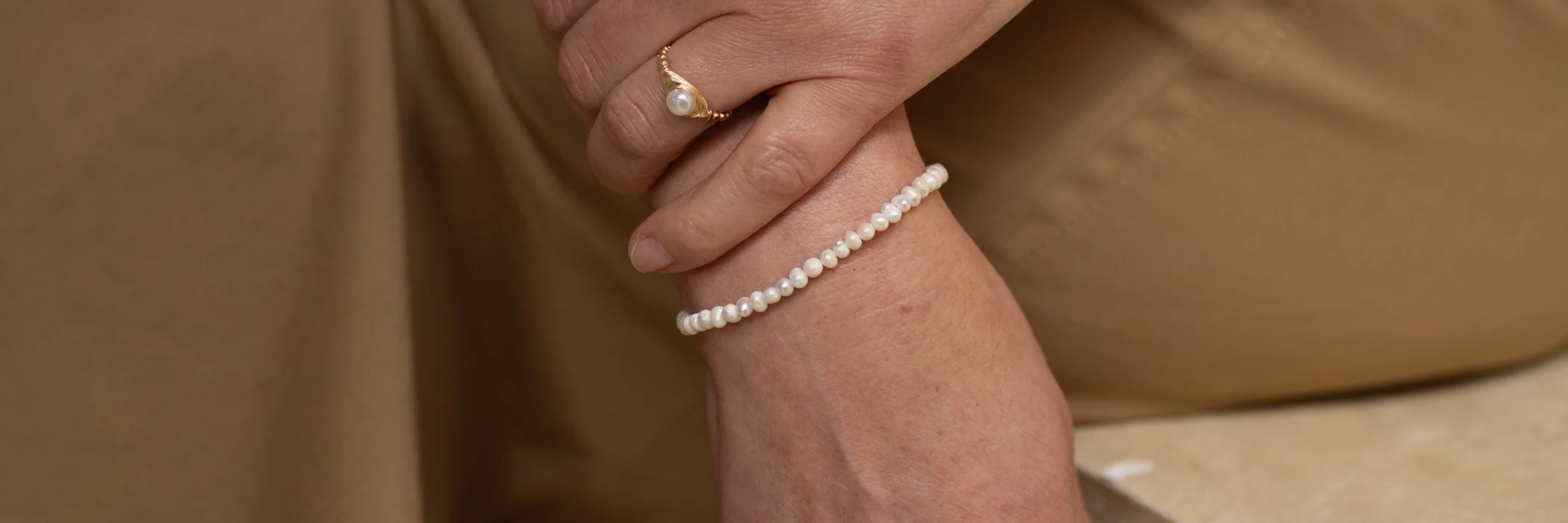 Ontdek de parel armbanden van Notbranded, stainless steel goudkleurig en zilverkleurig