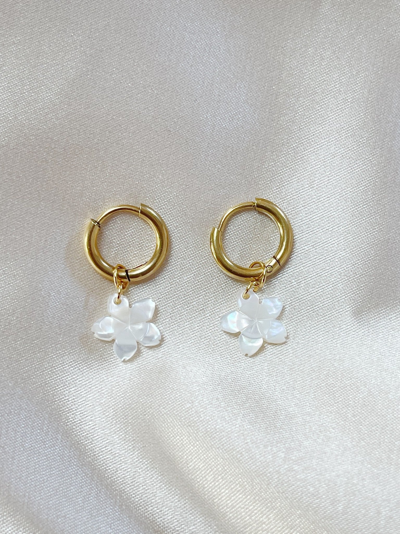 Flower Shell - Earrings - Stainless Steel