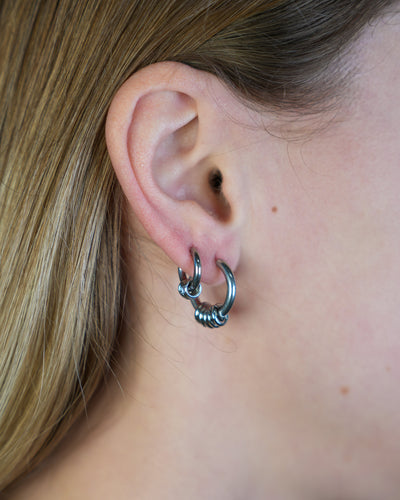 Bali-Zilver-Oorbellen-Model
