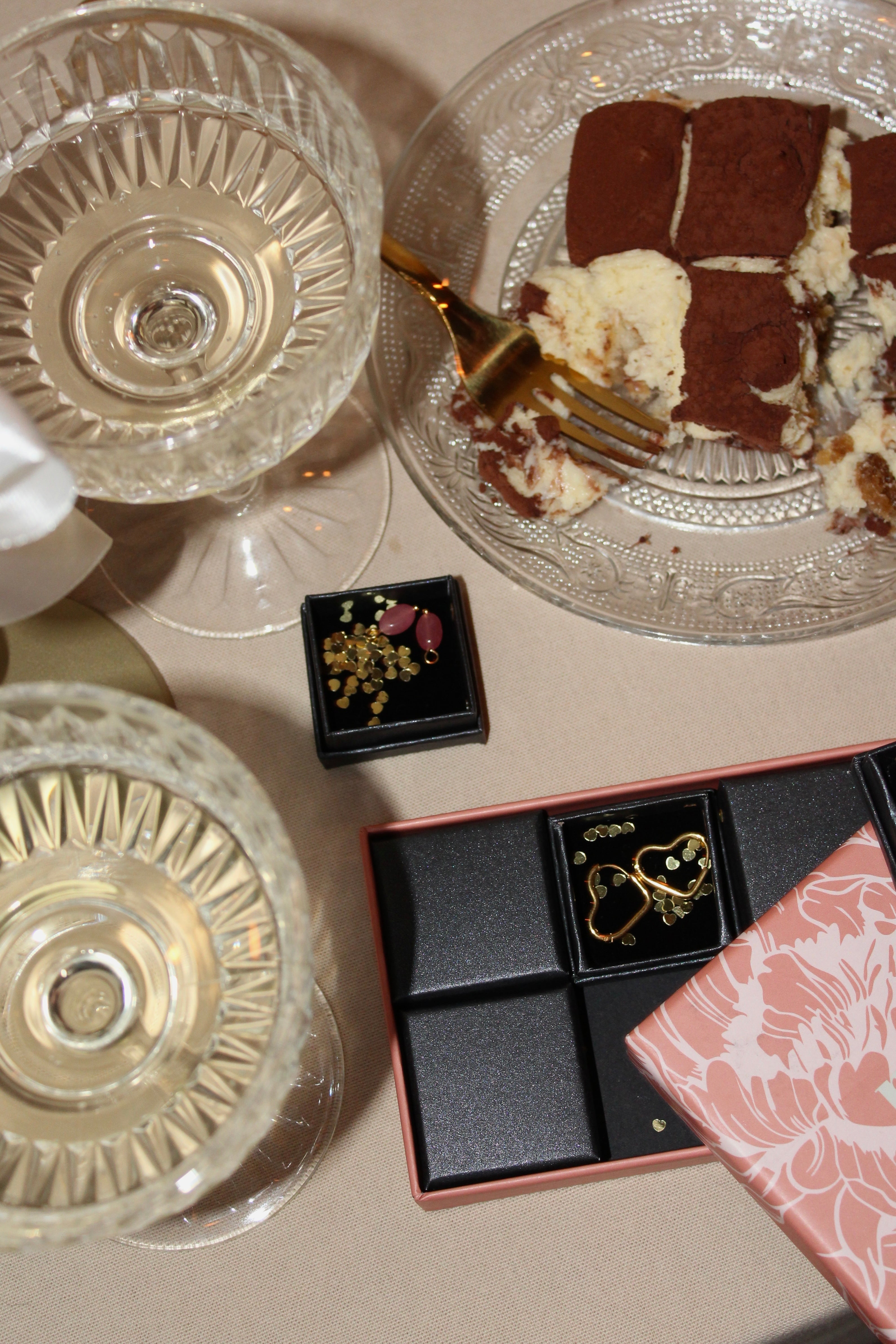 Pick & Pair - Advent Box - Ohrringe - 10 Geschenke - Limited Edition - Edelstahl
